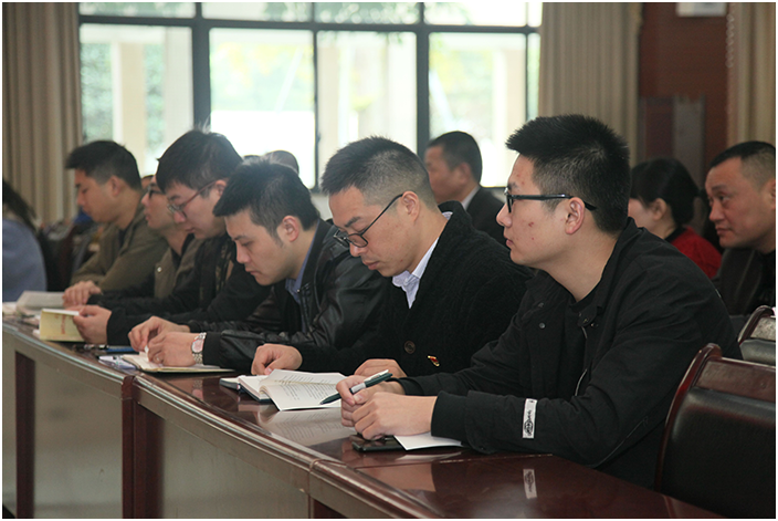 仟坤集團黨委組織召開“不忘初心、牢記使命” 主題教育專題黨課學習會