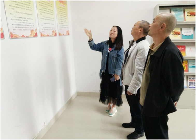 綿竹市委統(tǒng)戰(zhàn)部副部長(zhǎng)、市工商聯(lián)黨委書(shū)記唐紹愚蒞臨仟坤集團(tuán)調(diào)研指導(dǎo)集團(tuán)黨的統(tǒng)戰(zhàn)工作開(kāi)展情況